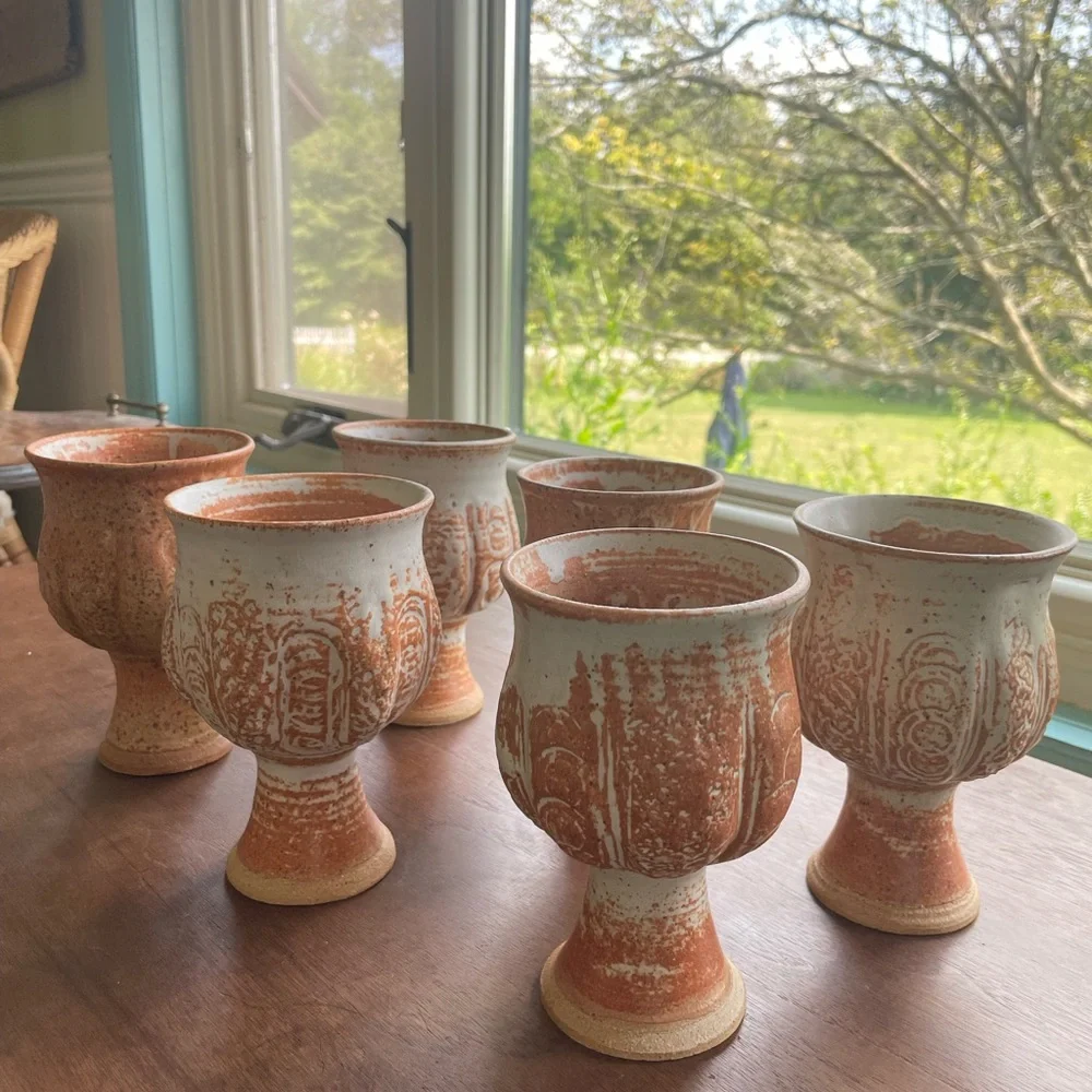 Vintage handmade stoneware pottery rust sand color goblet mugs - Picture 2 of 7